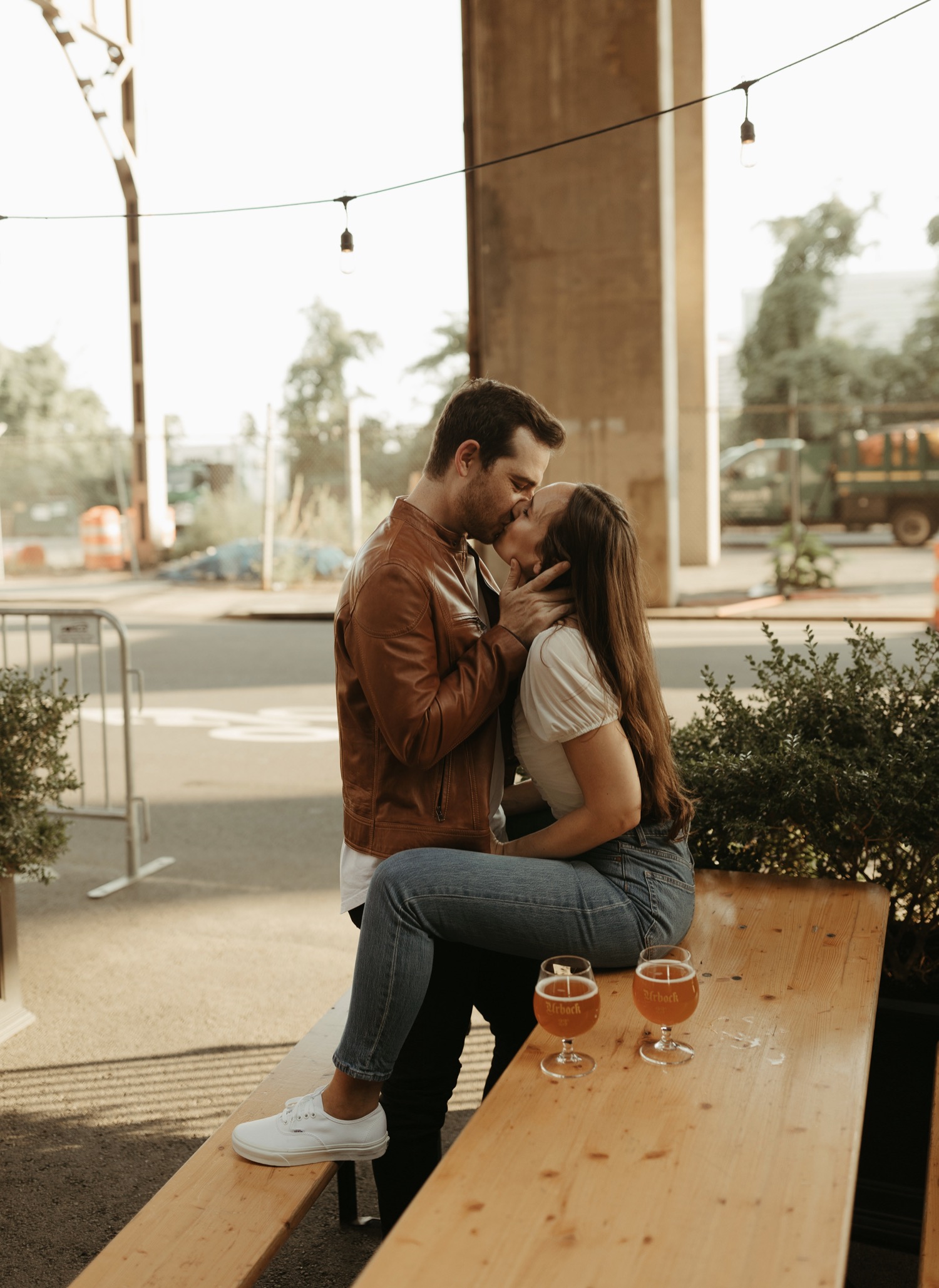 couple drinking beers 
